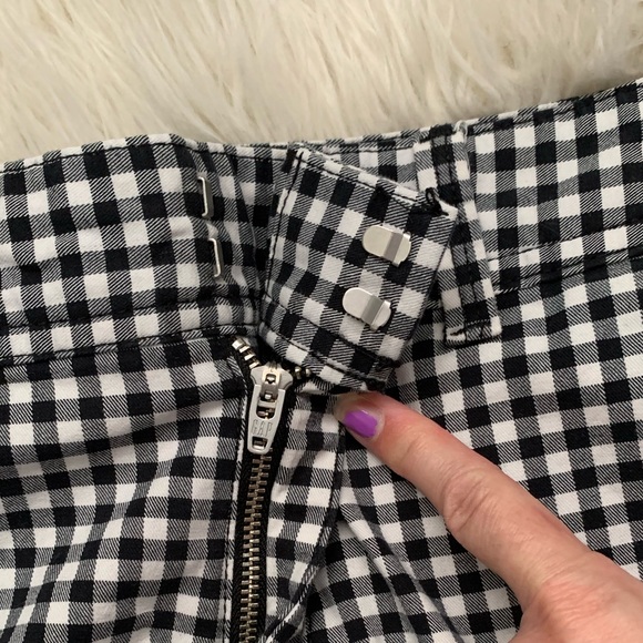 Gap 3โ Short - Picture 3 of 11